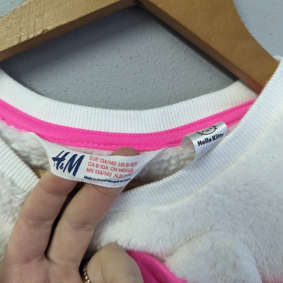 Kids Hello Kitty Sherpa | Kids size 8 - Picture 4 of 5